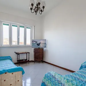 Roomy With Balconies Appartamento Viareggio